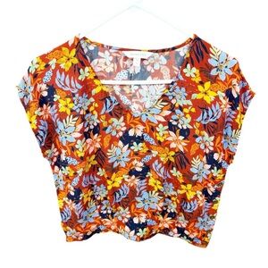 Garnet Hill Dark Floral Lenzing Ecovero Viscose Crop Cap Sleeve VNeck Top Size M